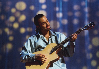 Image of howieguitar.jpg